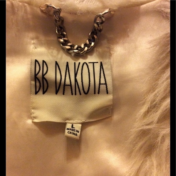 ✅2x Host Pick✅ BB Dakota Furry Vest, Size Large - Picture 3 of 3